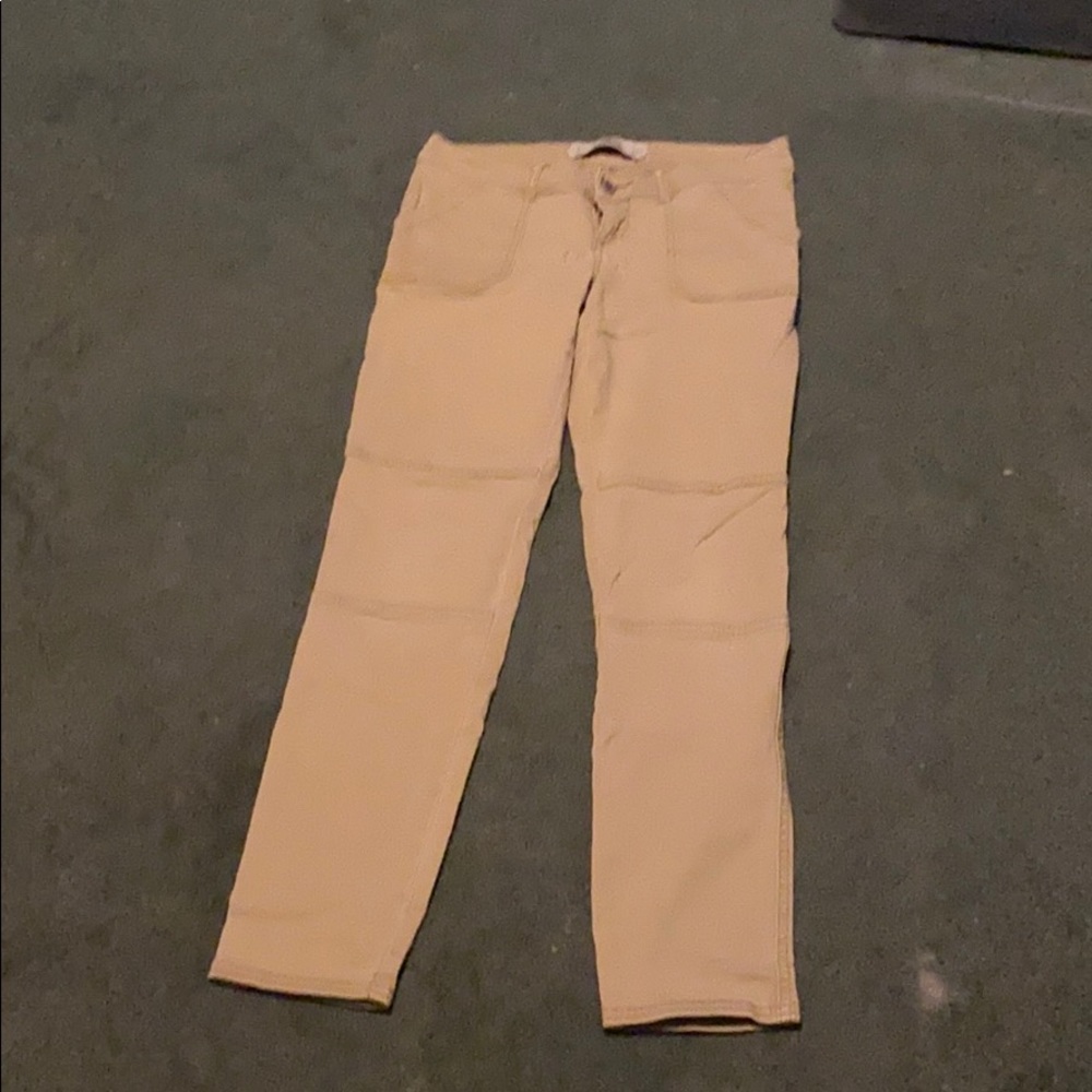 Hollister size 5 pants.